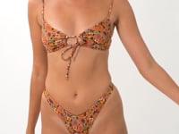 Load and play video in Gallery viewer, Video: Rio De Sol Top Top Bouquet Mila