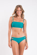 Load image into Gallery viewer, Model Front: Rio De Sol Bottom Bottom Grove Madrid