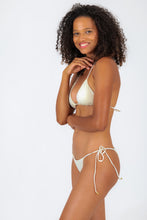 Load image into Gallery viewer, Image 04: Rio De Sol Top Top Off-White Tri-Inv