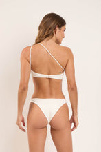 Load image into Gallery viewer, Model Back: Rio De Sol Top Top Sand-Chantilly Kora