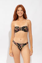 Load image into Gallery viewer, Model Front: Rio De Sol Bottom Bottom Flora Nice
