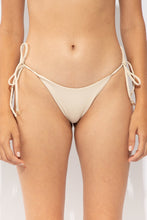 Load image into Gallery viewer, Gallery: Rio De Sol Bottom Bottom Solar-Off Lacinho
