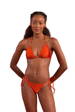 Load image into Gallery viewer, Image 04: Rio De Sol Set Set Shimmer-Paprica Tri-Inv Cheeky-Tie
