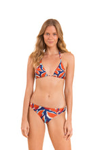 Load image into Gallery viewer, Model Front: Rio De Sol Set Set Leaves Tri-Inv Essential-Comfy
