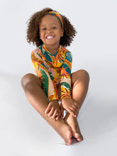 Load image into Gallery viewer, Model Front: Rio De Sol Rash Guard El-Arco Rash-Guard Kids
