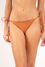 Load image into Gallery viewer, Gallery: Rio De Sol Bottom Bottom Shimmer-Nocciola Frufru
